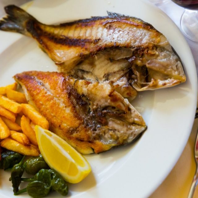 طريقة عمل سمك دنيس مقلي