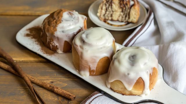 طريقة عمل صوص السينابون بالجبن الكيري