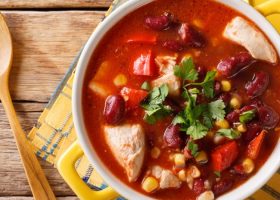 طريقة عمل شوربة الدجاج المكسيكية