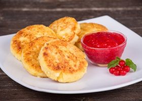 طريقة عمل فطائر البطاطس المقلية