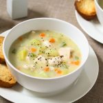 طريقة عمل شوربة البطاطس بالدجاج والخضار