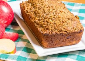 طريقة عمل كيكة التفاح والجوز