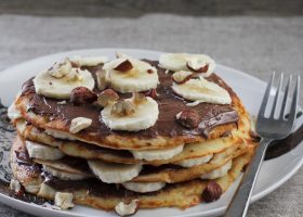 طريقة عمل بان كيك الموز والنوتيلا