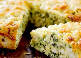 طريقة عمل فطيرة الدجاج والسبانخ