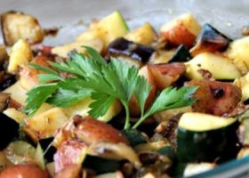 طريقة عمل سلطة الباذنجان والبطاطس