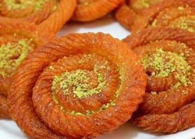 طريقة عمل المشبك السوري بالسميد