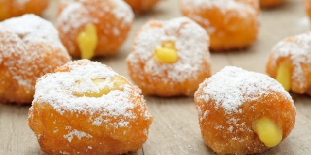 طريقة عمل كرات الدونات المحشية بالكاسترد