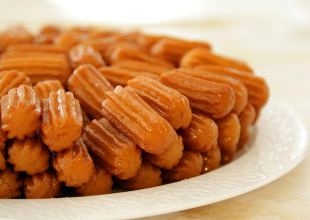 طريقة عمل بلح الشام بالسميد