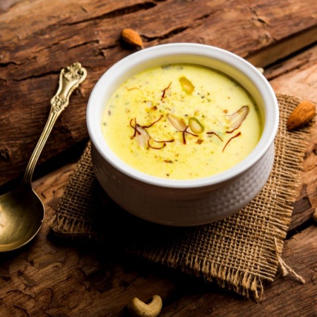 طريقة عمل صوص كيكة الزعفران