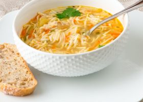 طريقة عمل شوربة الشوفان بالشعيرية