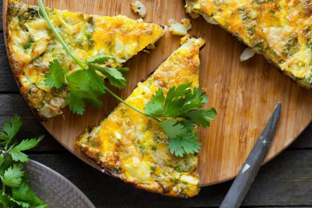 طريقة عمل عجة السبانخ بالجبن