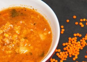 طريقة عمل شوربة العدس الكويتية