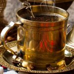 طريقة عمل القهوة العربية بالهيل والزعفران