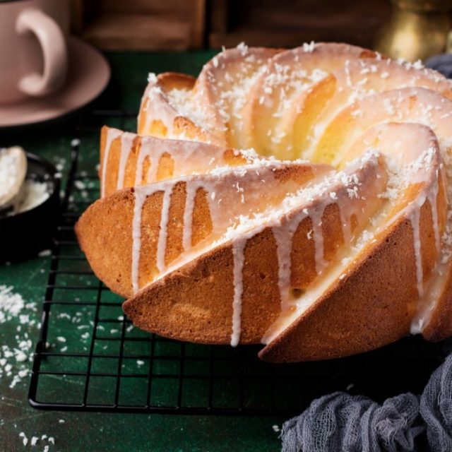 طريقة عمل كيك جوز الهند بالجبن الكريمي