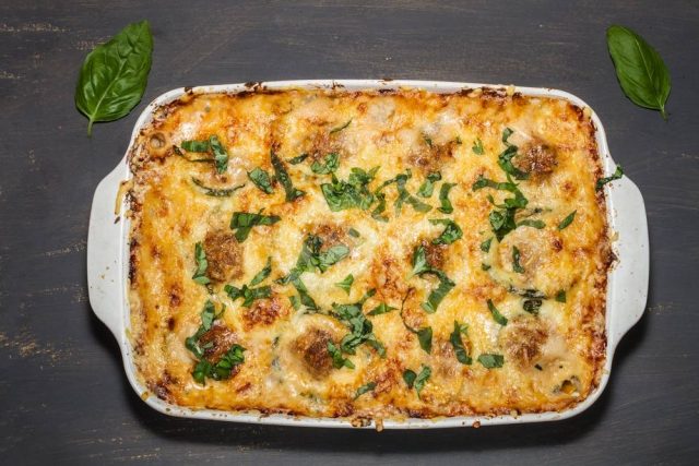 طريقة عمل صينية بطاطس بيوريه باللحم المفروم بالفرن