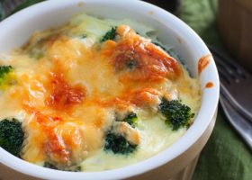 طريقة عمل صينية الدجاج المشوي مع البروكلي