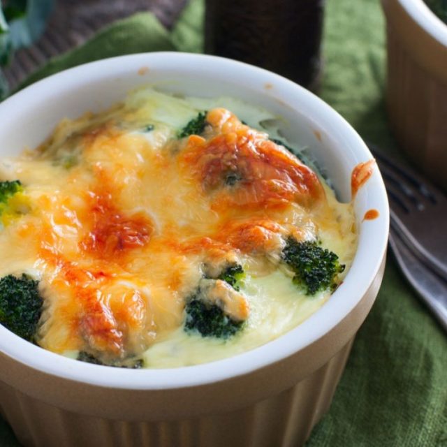 طريقة عمل صينية الدجاج المشوي مع البروكلي