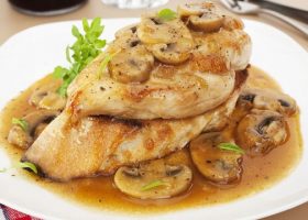 طريقة عمل دجاج بالفرن مع الفطر