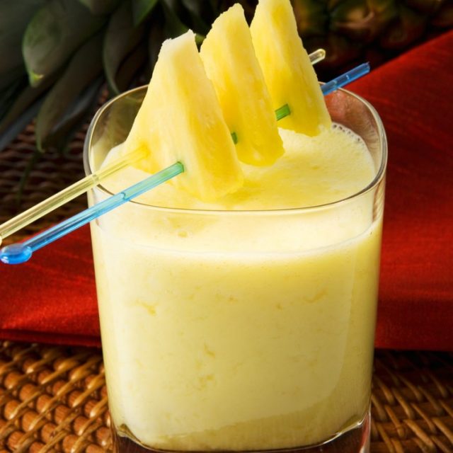 طريقة عمل سموثي الأناناس