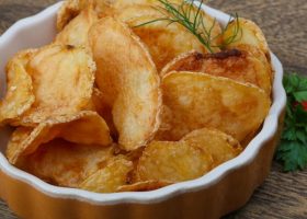 طريقة عمل بطاطس مقرمشة بالثوم