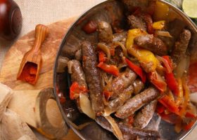 طريقه عمل صينية نقانق بالخضار