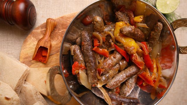 طريقه عمل صينية نقانق بالخضار