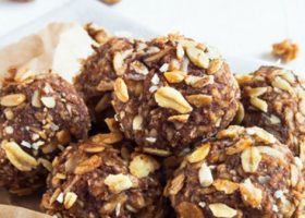 طريقة عمل كرات التمر بالبسكويت