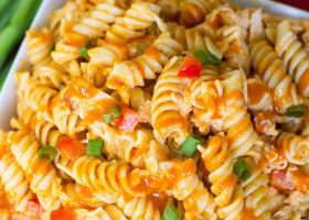 طريقة عمل سلطة المكرونة مع دجاج بوفالو