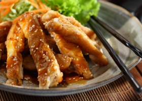 طريقة عمل دجاج ترياكي بالسمسم والصوص