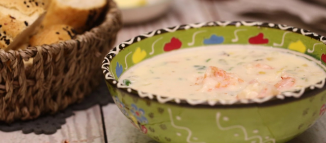 طريقة عمل تشودر الجمبري والذرة الحلوة