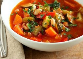 طريقة عمل شوربة الخضار الايطالية