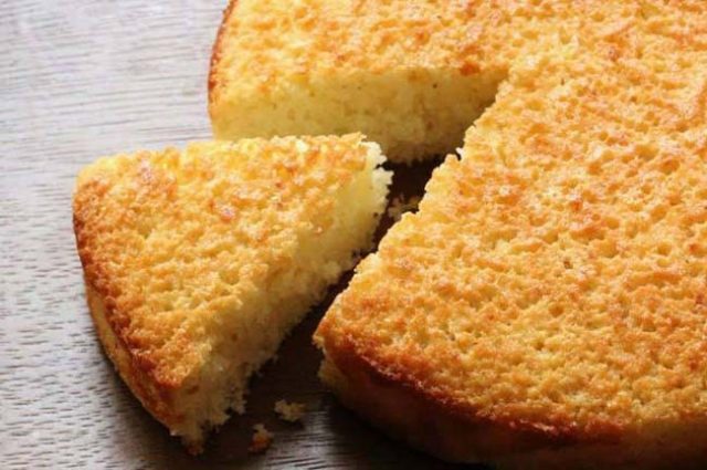 طريقة عمل كيكة زبادي بالسميد