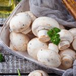 طريقة تنظيف الفطر الطازج