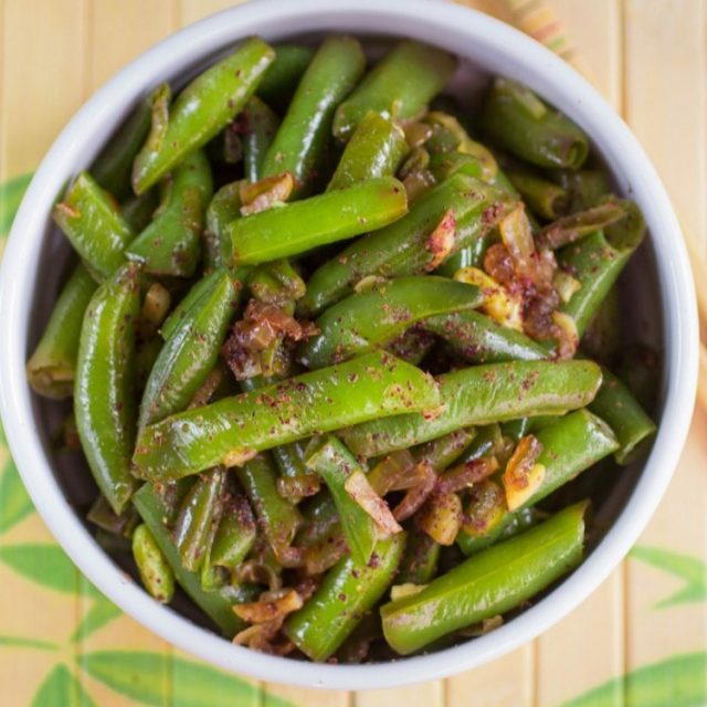طريقة عمل فاصوليا خضراء مقلية مع اللحم المفروم