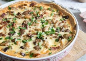 طريقة عمل فطيرة المشروم بالجبن