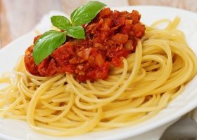 طريقة عمل صلصة المكرونة الايطالية