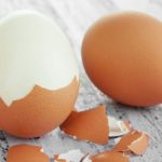 طريقة منع البيض المسلوق من التشقق
