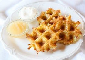 طريقة عمل وافل البطاطس