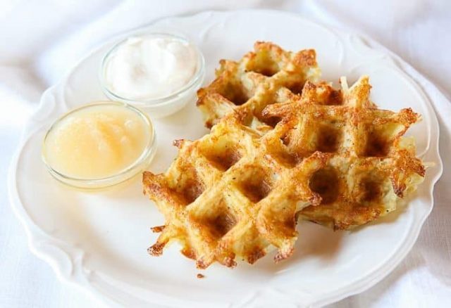 طريقة عمل وافل البطاطس