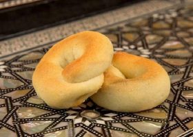 طريقة عمل الكعك السوري بالحليب