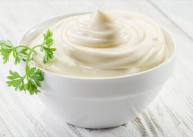 طريقة عمل الثومية بالمايونيز والزبادي