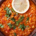 طريقة عمل شوربة العدس بالطماطم