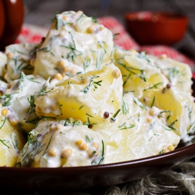 طريقة عمل سلطة البطاطس بالشبت