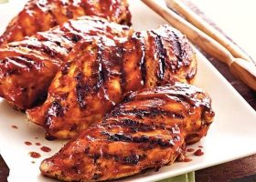 طريقة عمل دجاج مشوي بصلصة الباربكيو
