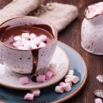 طريقة عمل مشروب الشوكولاتة بالقرفة