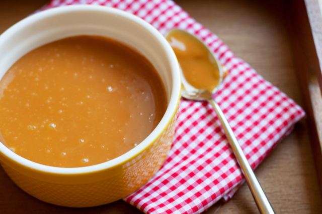 طريقة عمل صوص الكراميل بالحليب المكثف