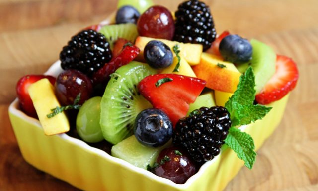 طريقة عمل سلطة الفواكة