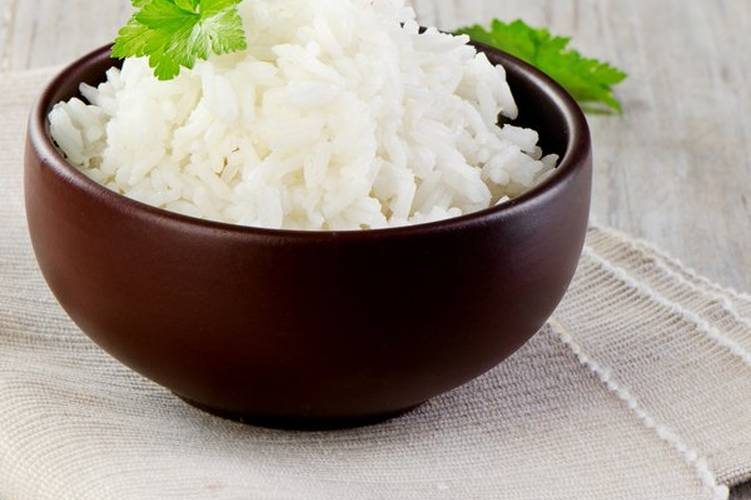طريقة عمل الأرز الأبيض بدون زيت