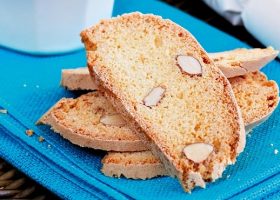 طريقة عمل بسكويت اللوز الإيطالي