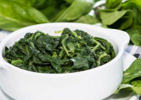 طريقة عمل السبانخ الخضراء سوتيه